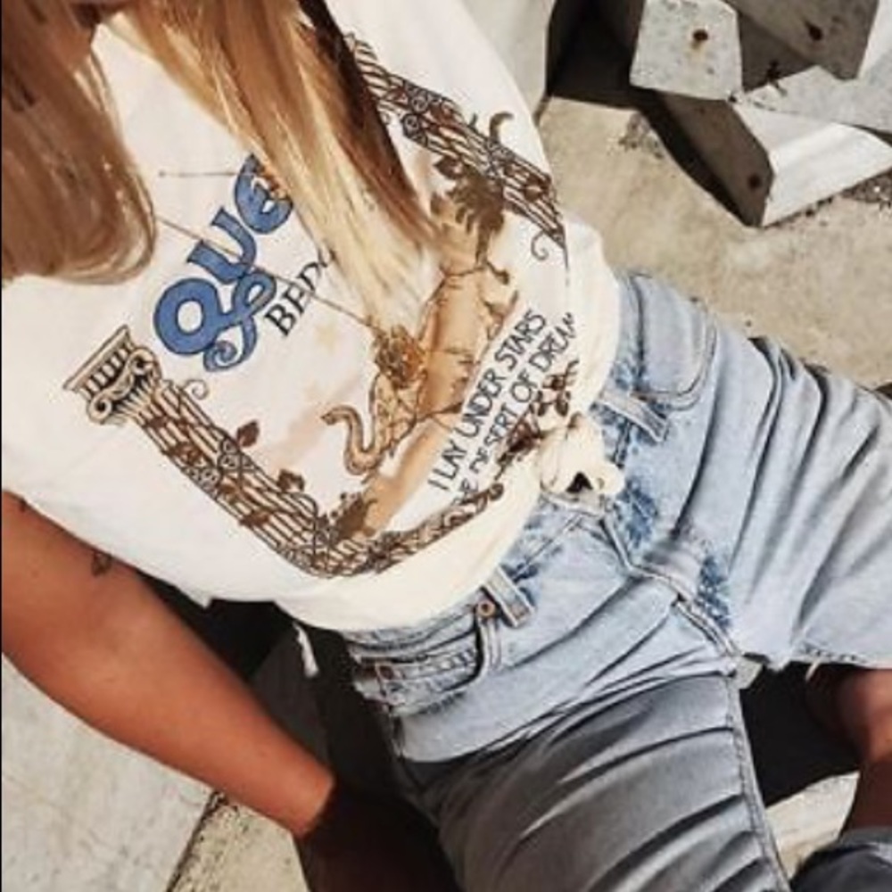 Queen TEE T-Shirt Bedouin Graphic Top - Picture 3 of 4